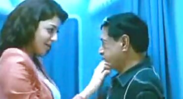 sex hàn quốc vú bự Fucking Latina bởi hồ phim sexy bơi với vòi nước.